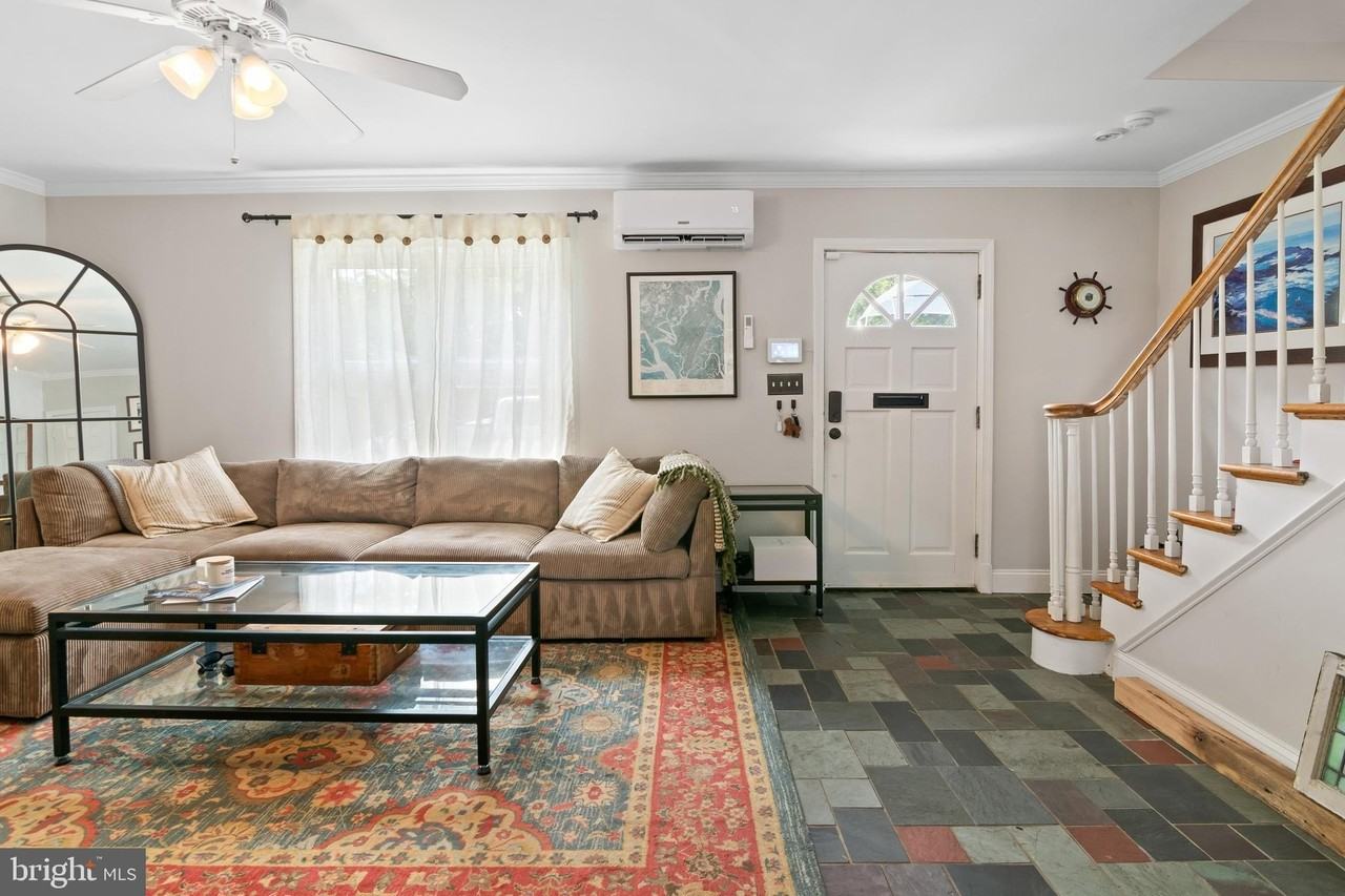 214 Sumner Rd - Photo 4 of 36