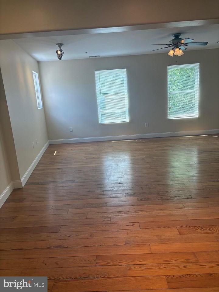 765 Washington Blvd #2 - Photo 3 of 15