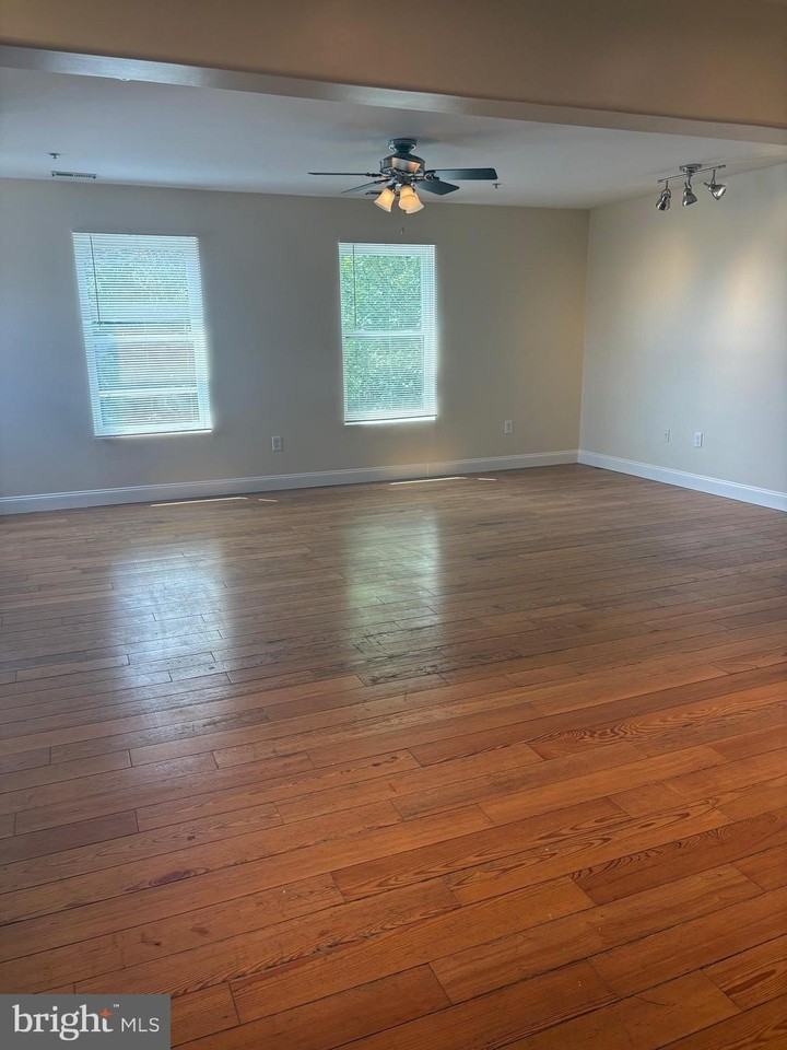 765 Washington Blvd #2 - Photo 4 of 15