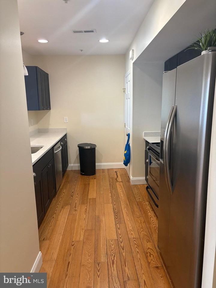 765 Washington Blvd #2 - Photo 5 of 15