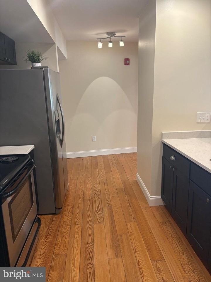 765 Washington Blvd #2 - Photo 7 of 15