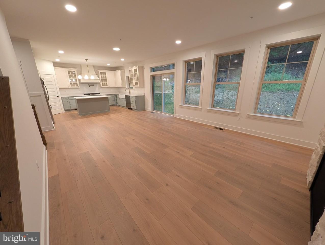 1490 Thurston Rd - Photo 6 of 24