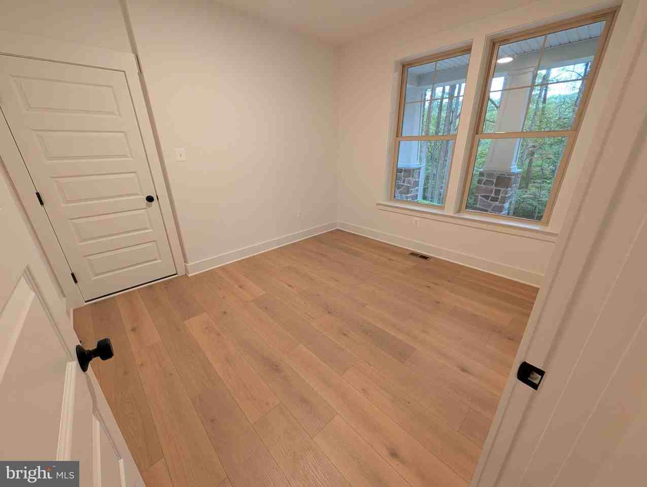1490 Thurston Rd - Photo 7 of 23