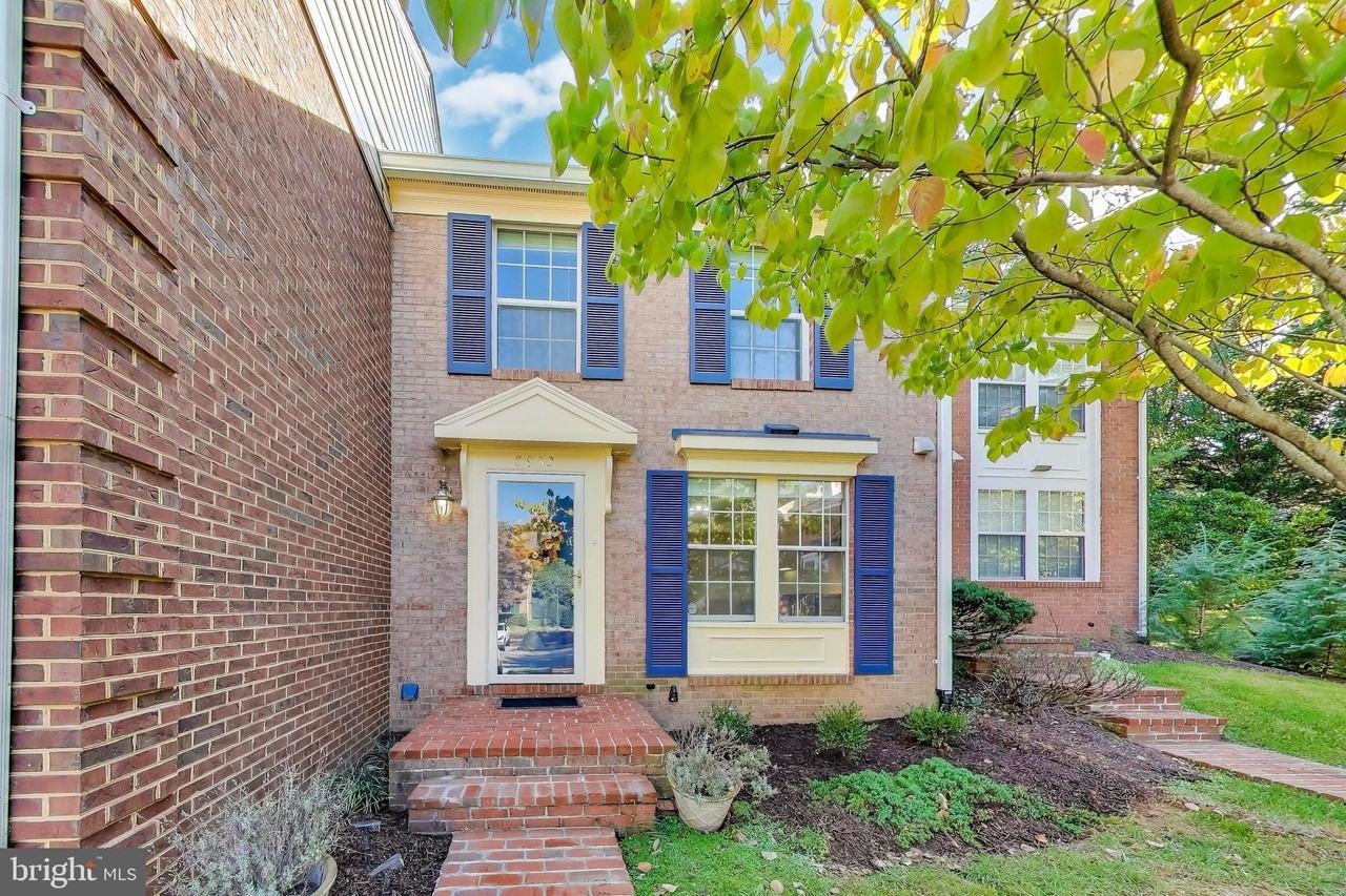 8932 Barrowgate Ct