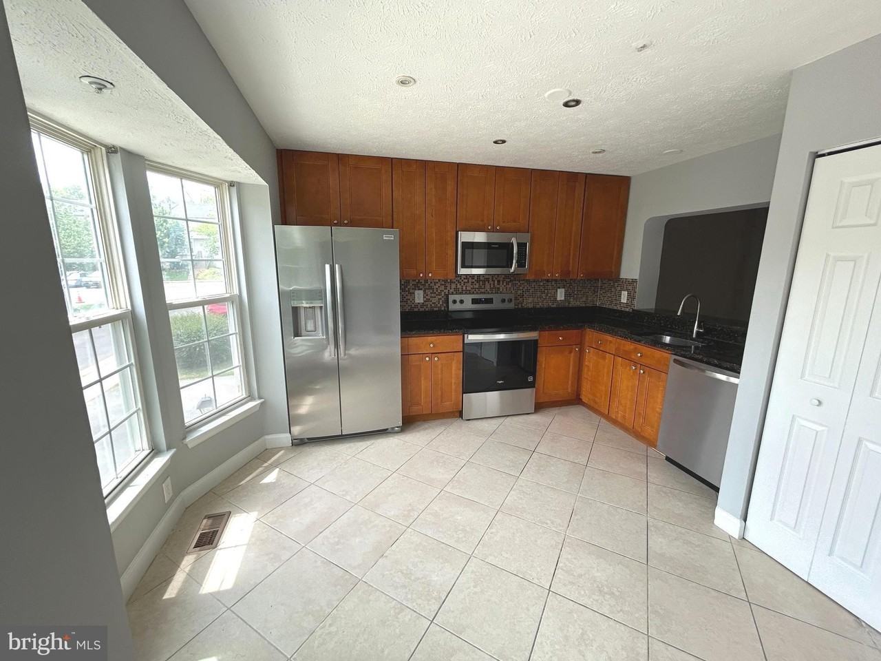 17930 Cottonwood Ter - Photo 4 of 21