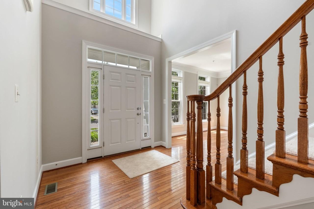15436 Symondsbury Way - Photo 5 of 50