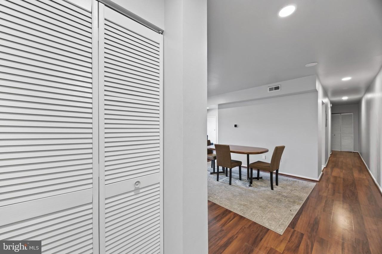 9808 47th Pl #302 - Photo 5 of 43