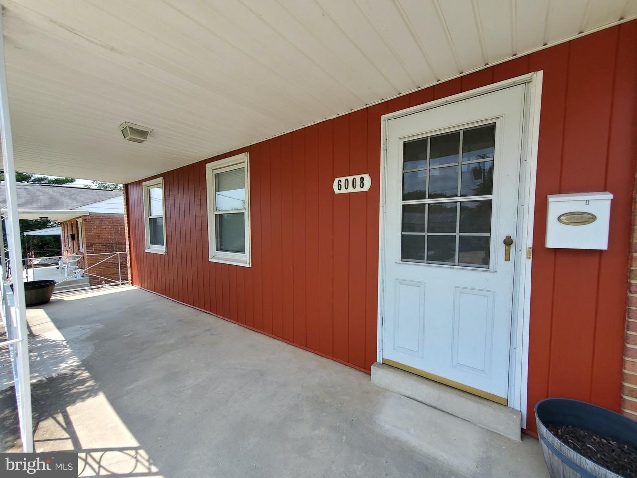 6008 Jamestown Rd - Photo 2 of 24