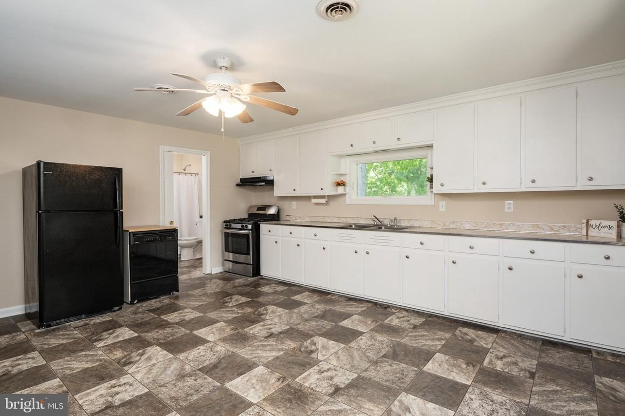 117 Rebel Rd - Photo 6 of 28