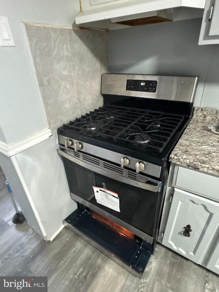 72 Washington St - Photo 5 of 18