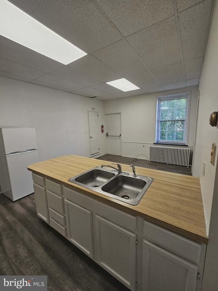 41 W Temple Ave #A2 - Photo 2 of 10