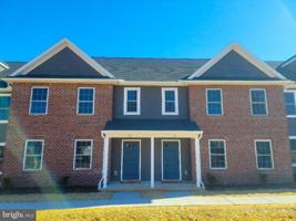 featured image of 10 Skip Ln