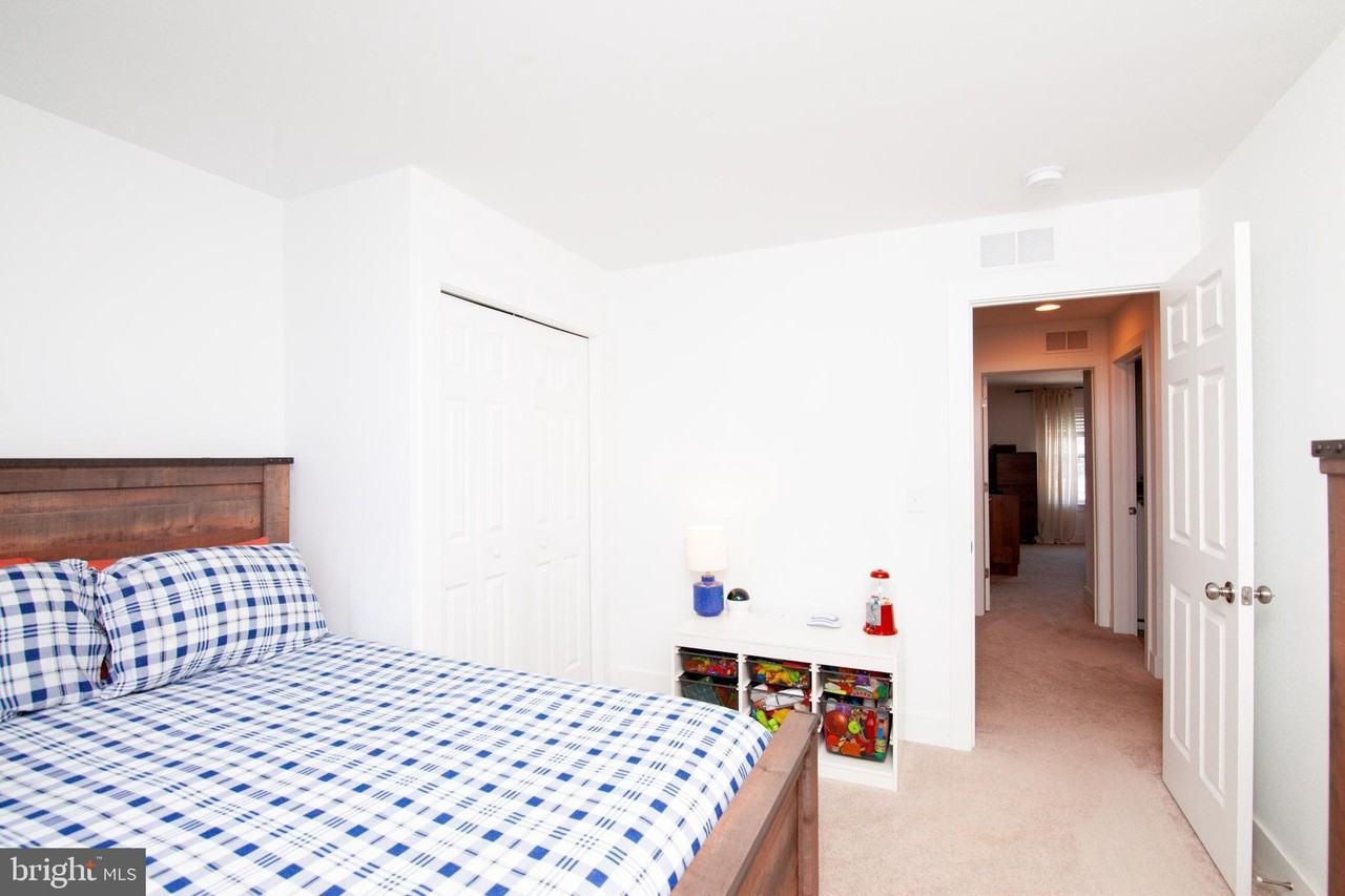 313 Estate Dr - Photo 3 of 34