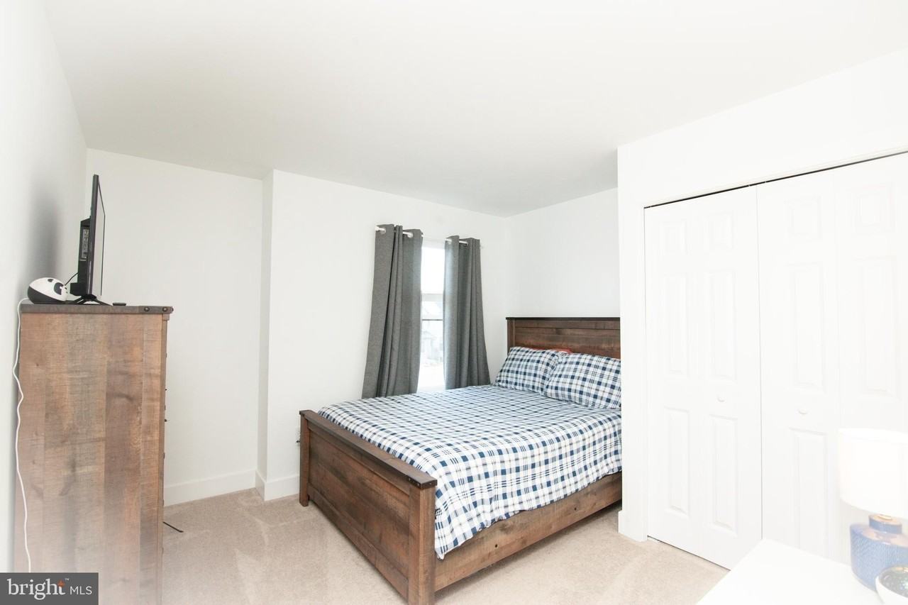 313 Estate Dr - Photo 6 of 34