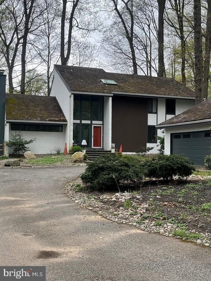 208 Pheasant Run Dr - Photo 2 of 26