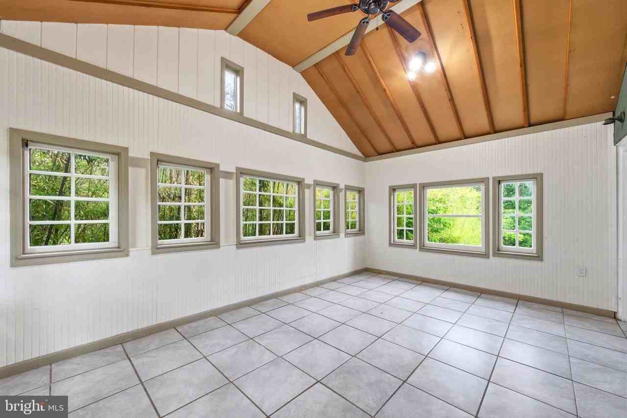 4240 Fairview Ave - Photo 5 of 21