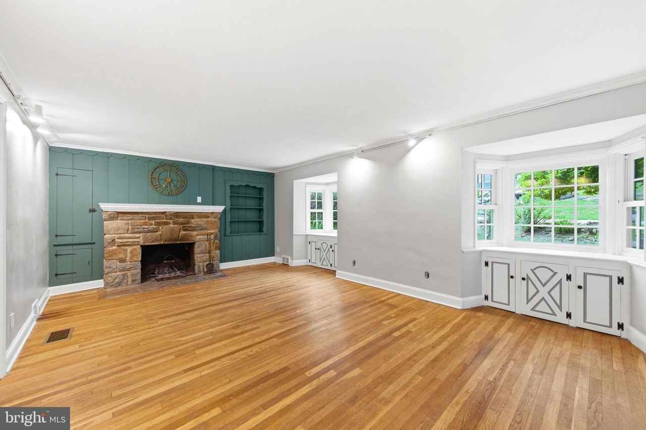 4240 Fairview Ave - Photo 6 of 21