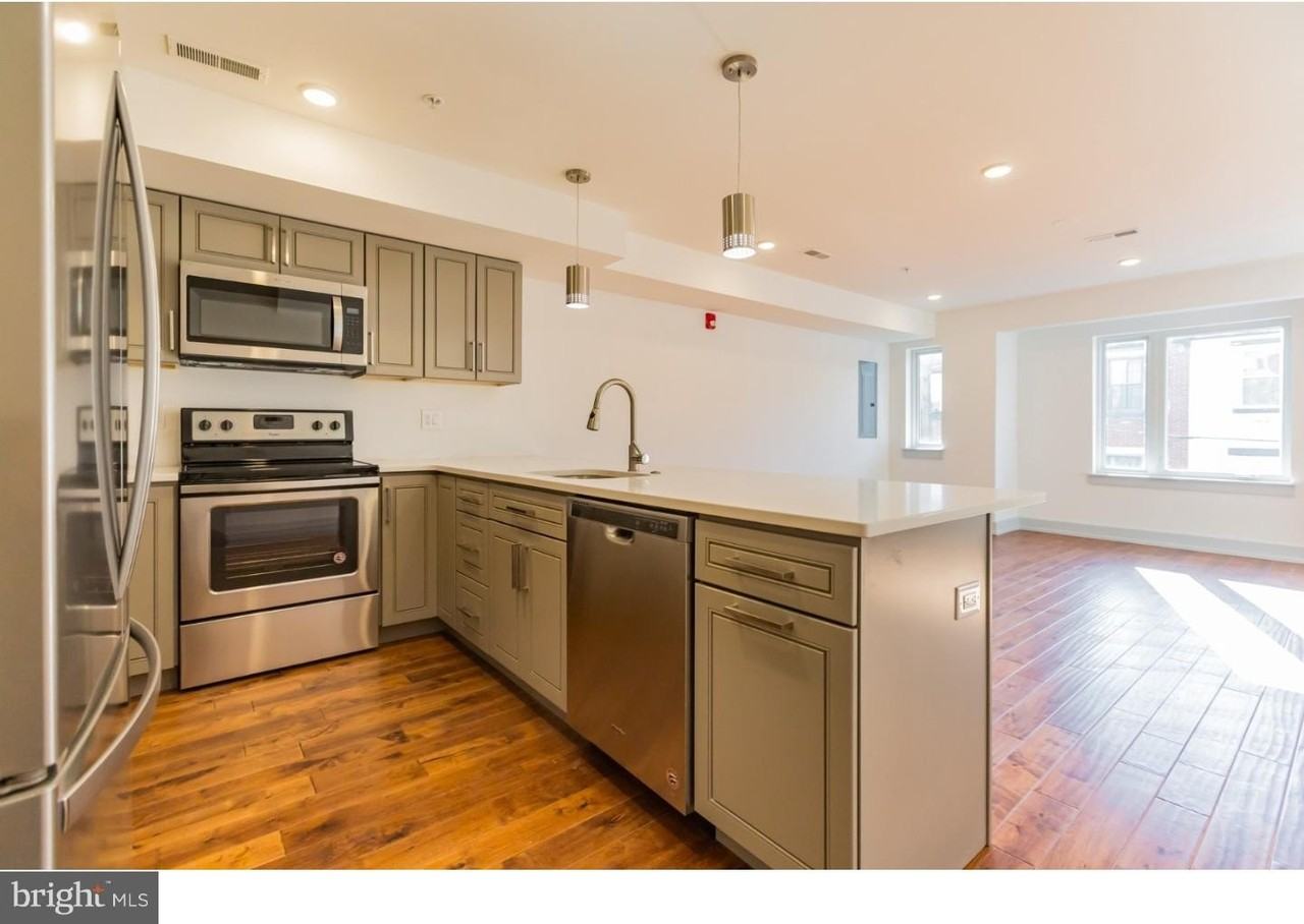 1515 Brown St #3 - Photo 3 of 17