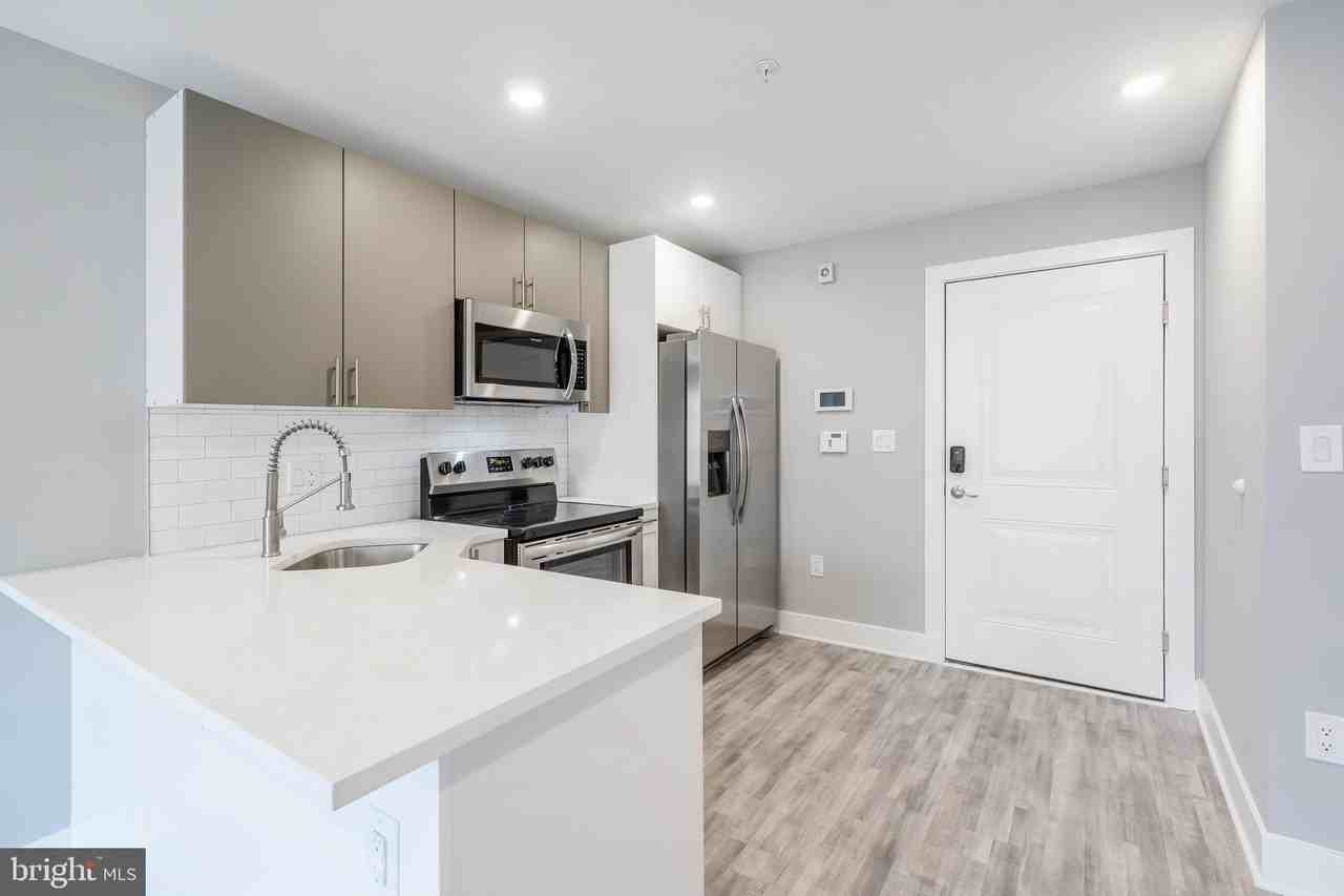 2500 N Mascher St #2 - Photo 2 of 15