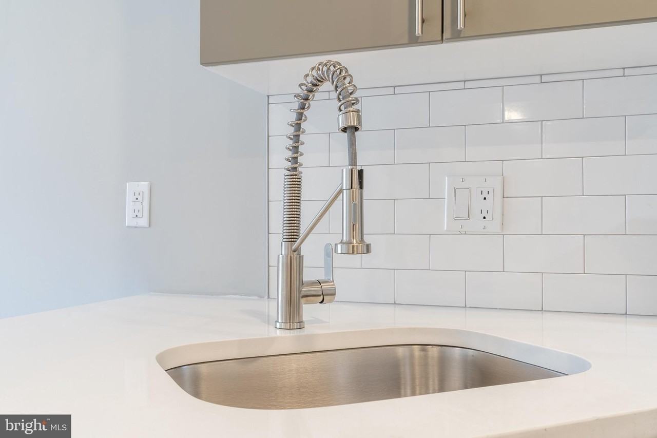 2500 N Mascher St #2 - Photo 5 of 15