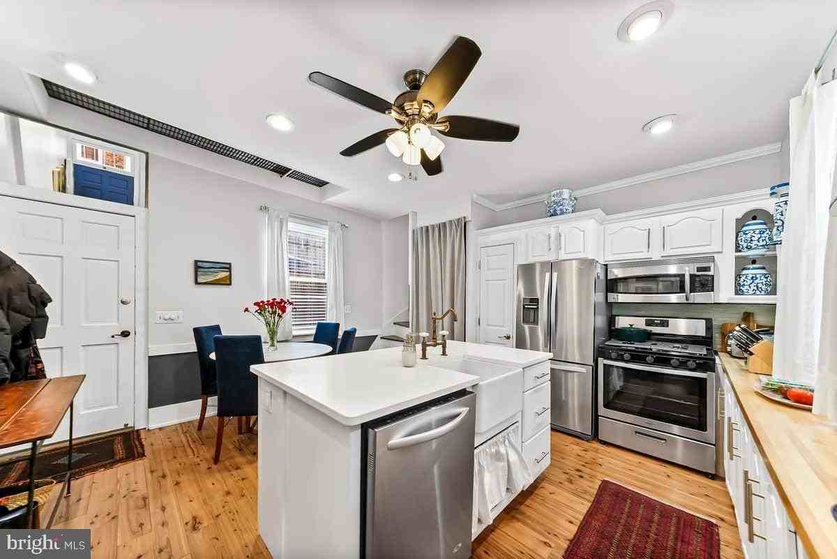 1718 Rodman St - Photo 4 of 29