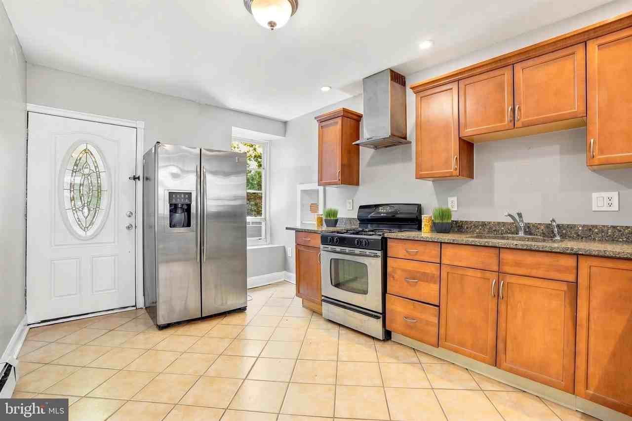 4441 Silverwood St - Photo 4 of 15