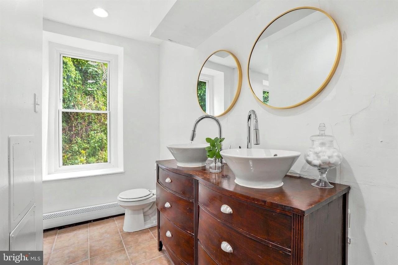 4441 Silverwood St - Photo 7 of 15