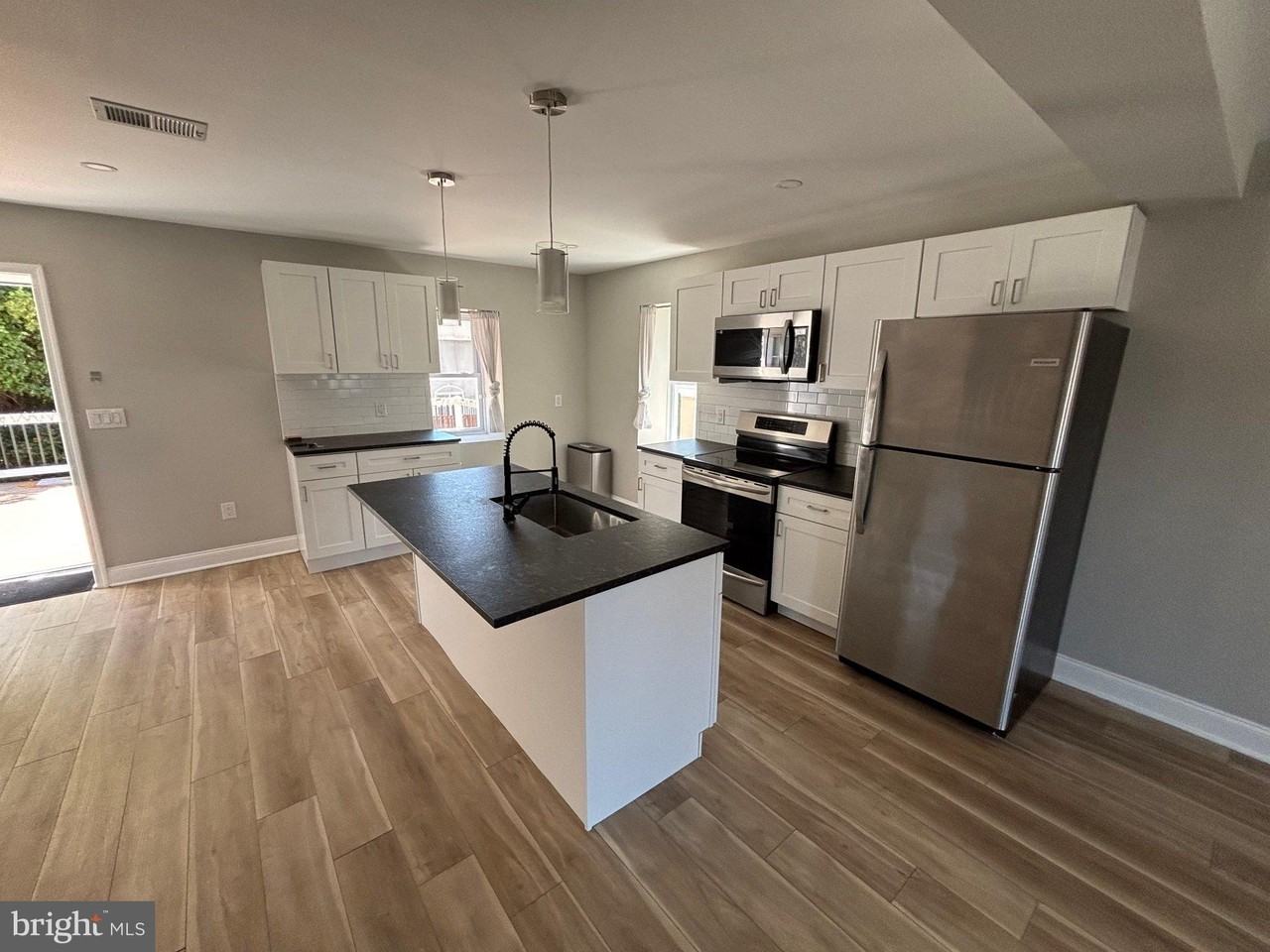 5543 Ridge Ave #2ndFL - Photo 3 of 24