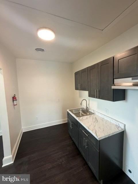 200-202 S DUKE Street #5 - Photo 3 of 6