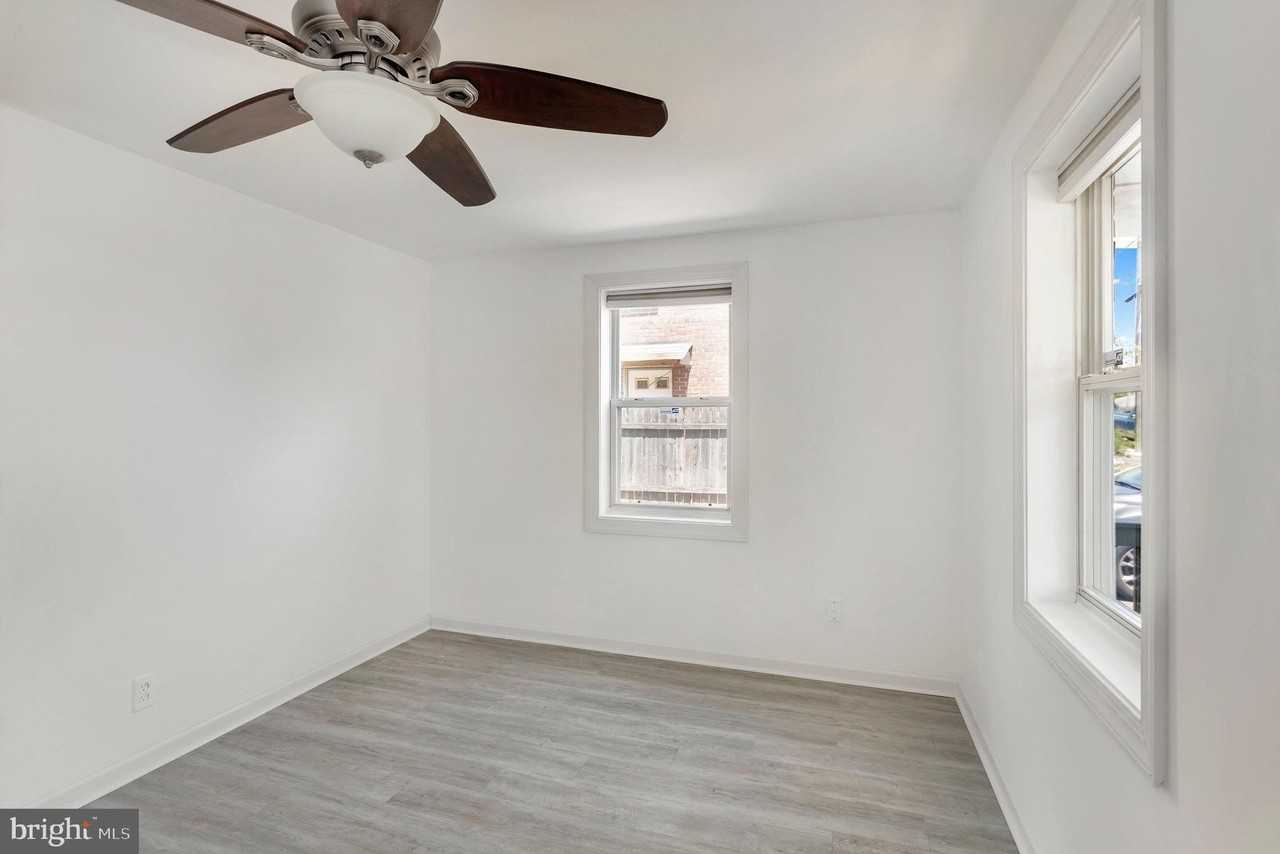 2446 S Nelson St - Photo 4 of 30