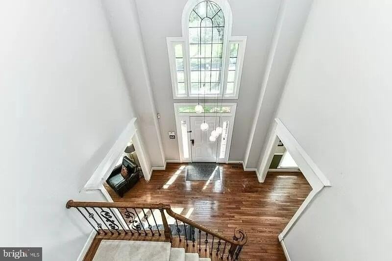 1088 Safa St - Photo 5 of 49