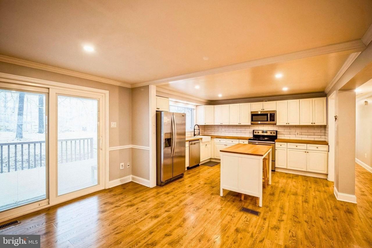 16080 Deer Park Dr - Photo 4 of 32