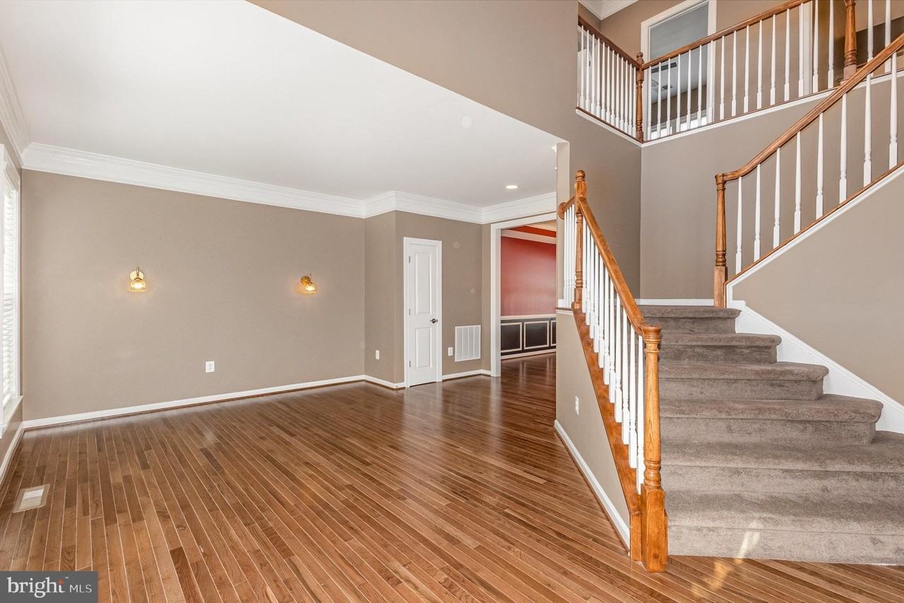 2114 Jellico Ct - Photo 3 of 44