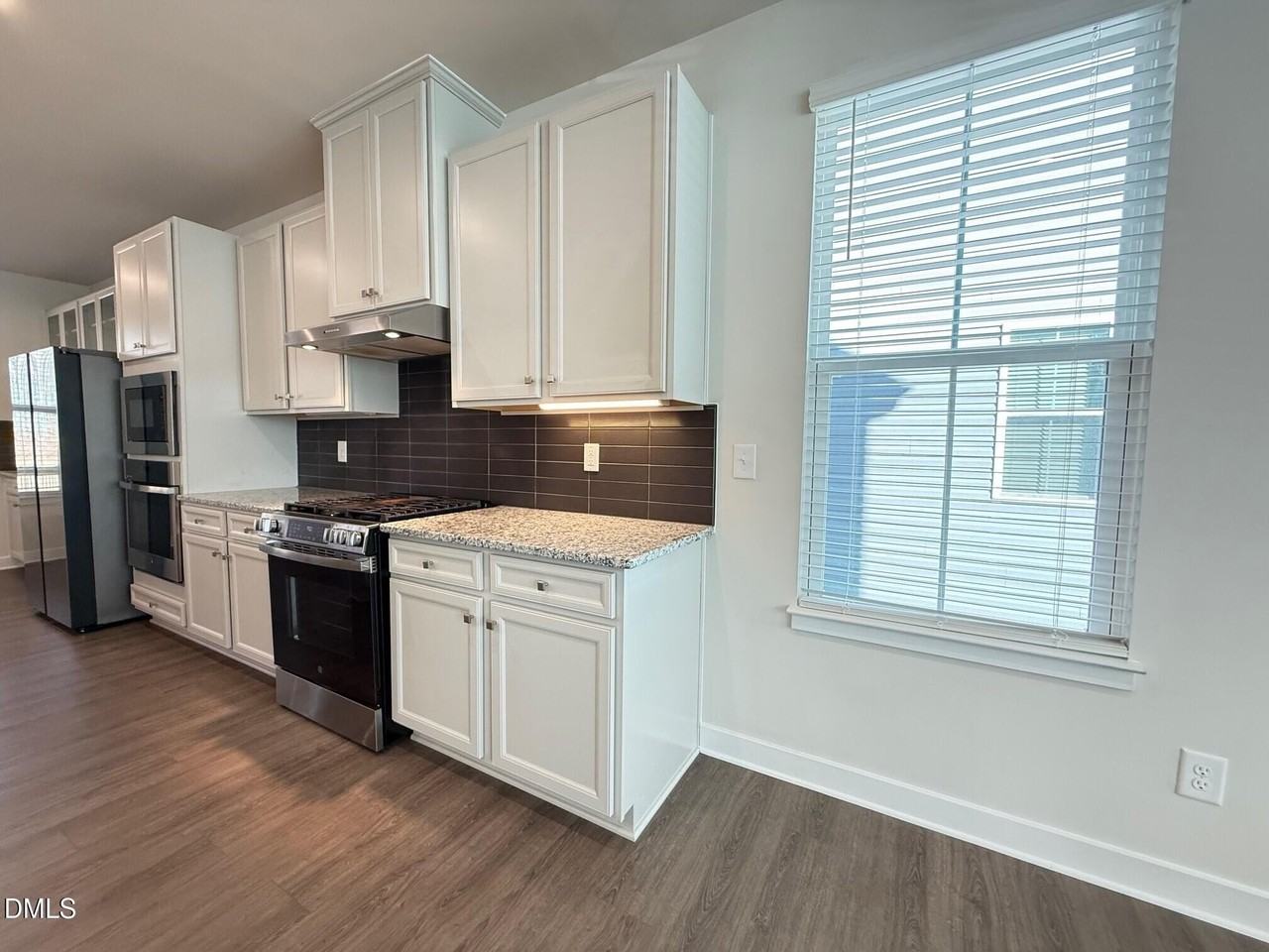 1362 Chowan Ave - Photo 3 of 40