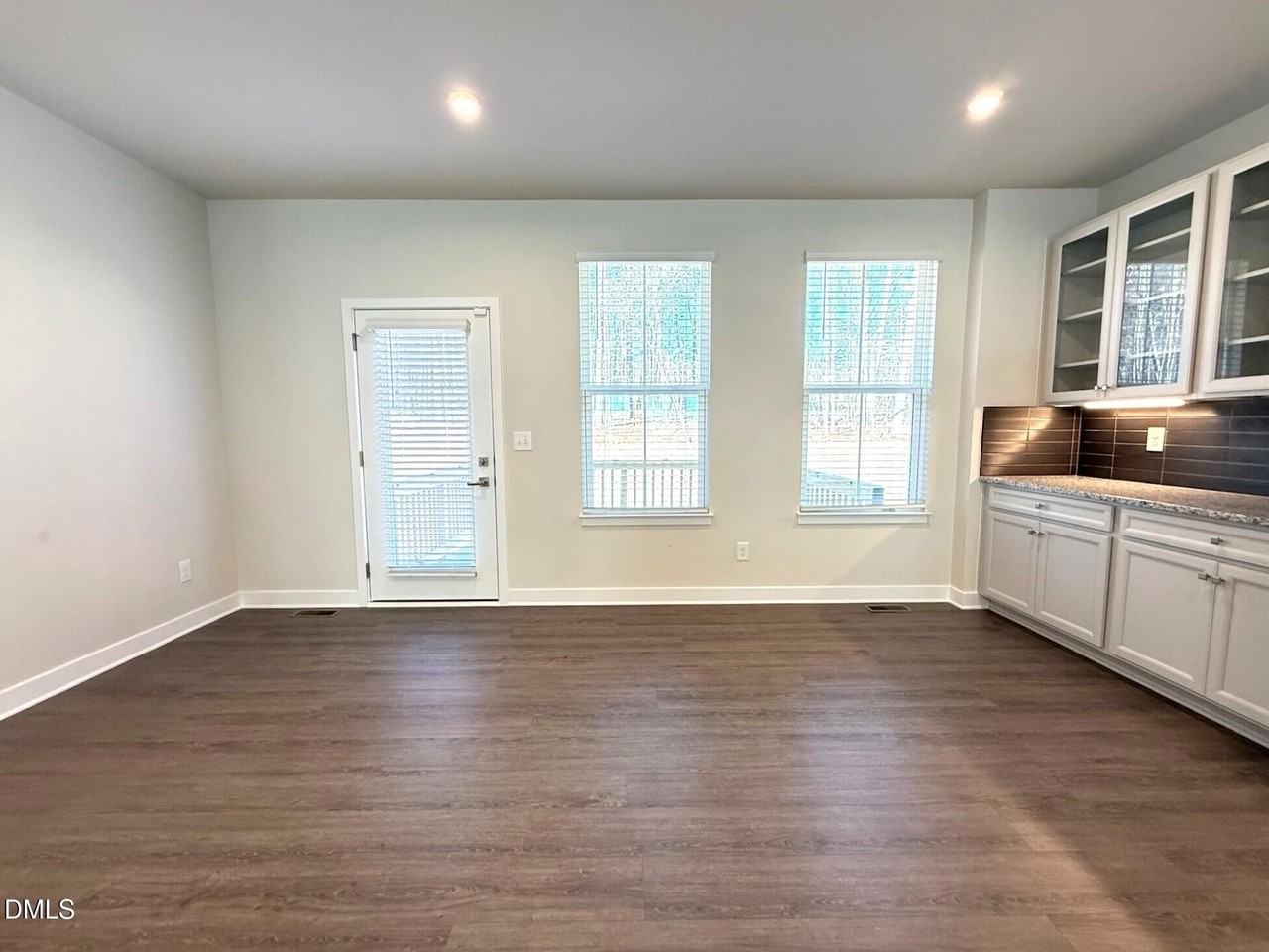 1362 Chowan Ave - Photo 5 of 40