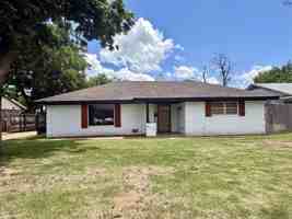 featured image of 4115 Kingsbury Dr