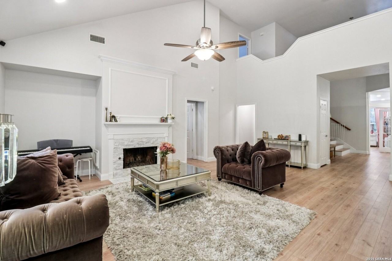 1321 Barton Crk - Photo 2 of 4