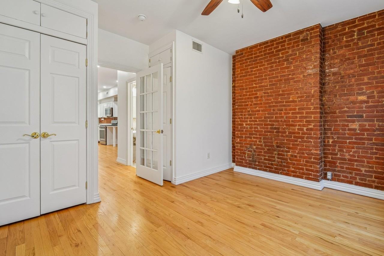 815 Willow Ave ##2r - Photo 2 of 13