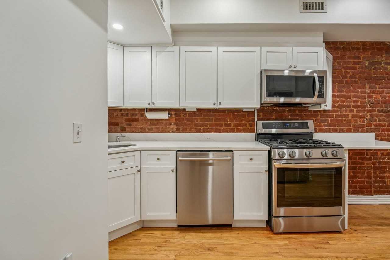 815 Willow Ave ##2r - Photo 6 of 13