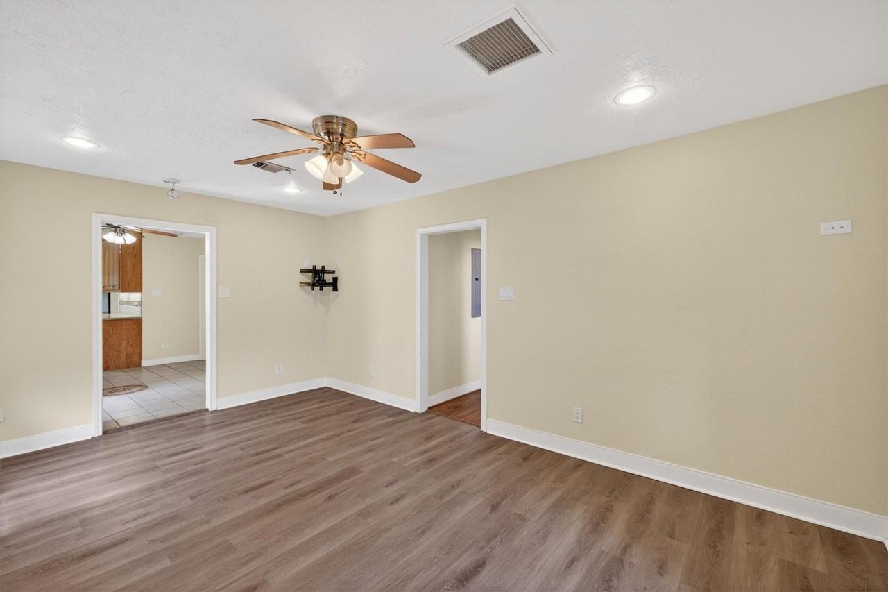 5611 Fraser Ave - Photo 7 of 18