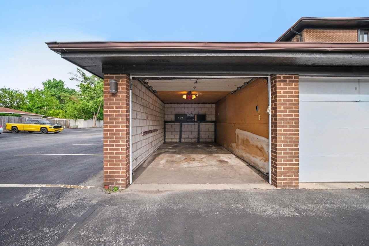 13615 Royal Ct - Photo 4 of 14