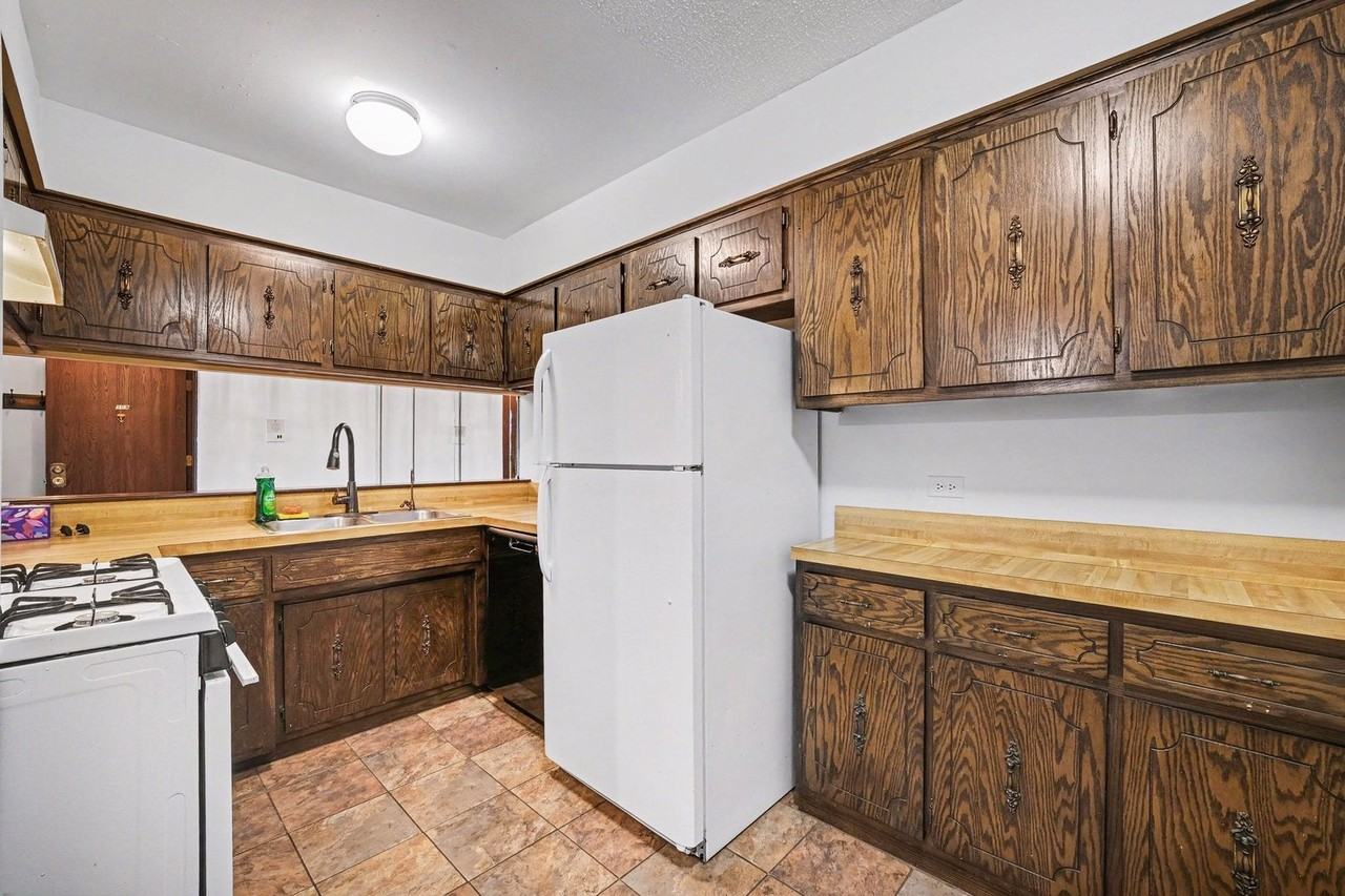 13615 Royal Ct - Photo 7 of 14