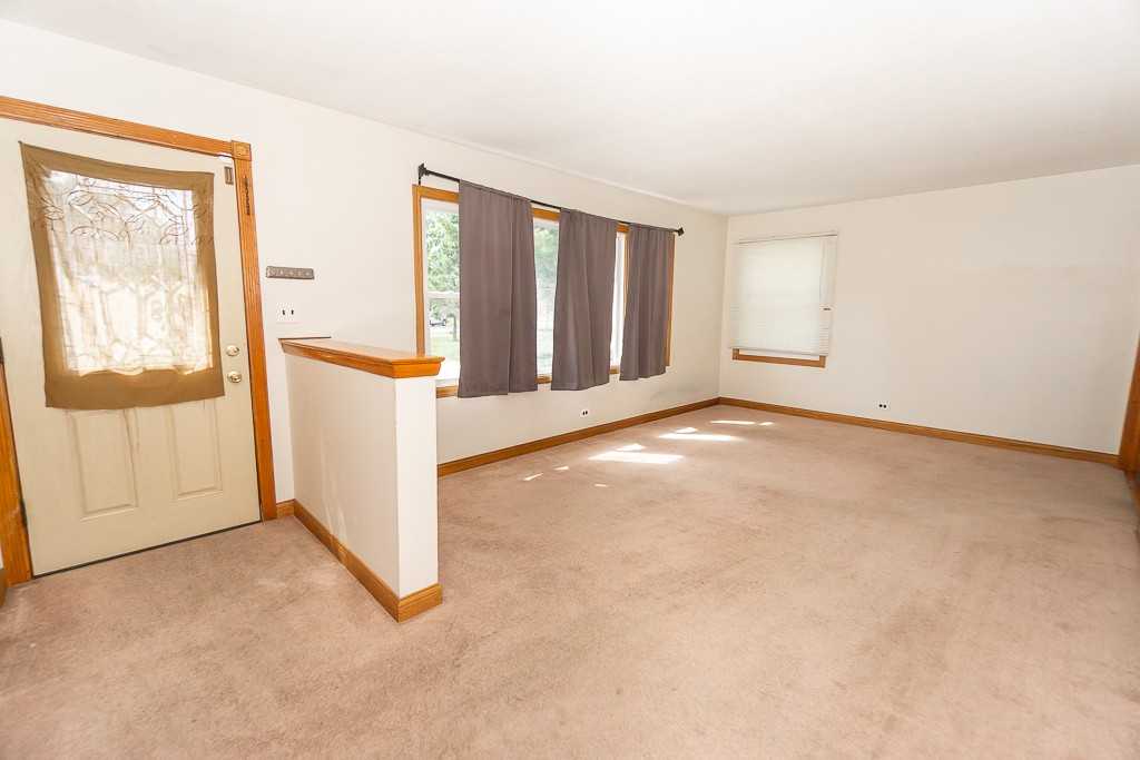 649 S Wisconsin Ave - Photo 3 of 21