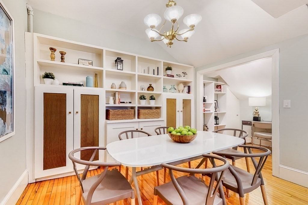 278 Clarendon St - Photo 4 of 13
