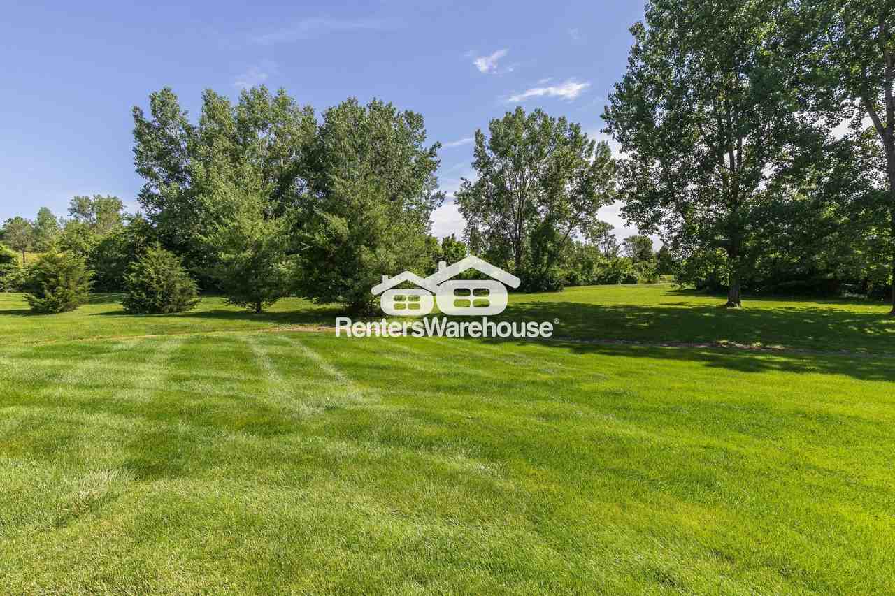 8127 N Lawn Ave - Photo 4 of 36