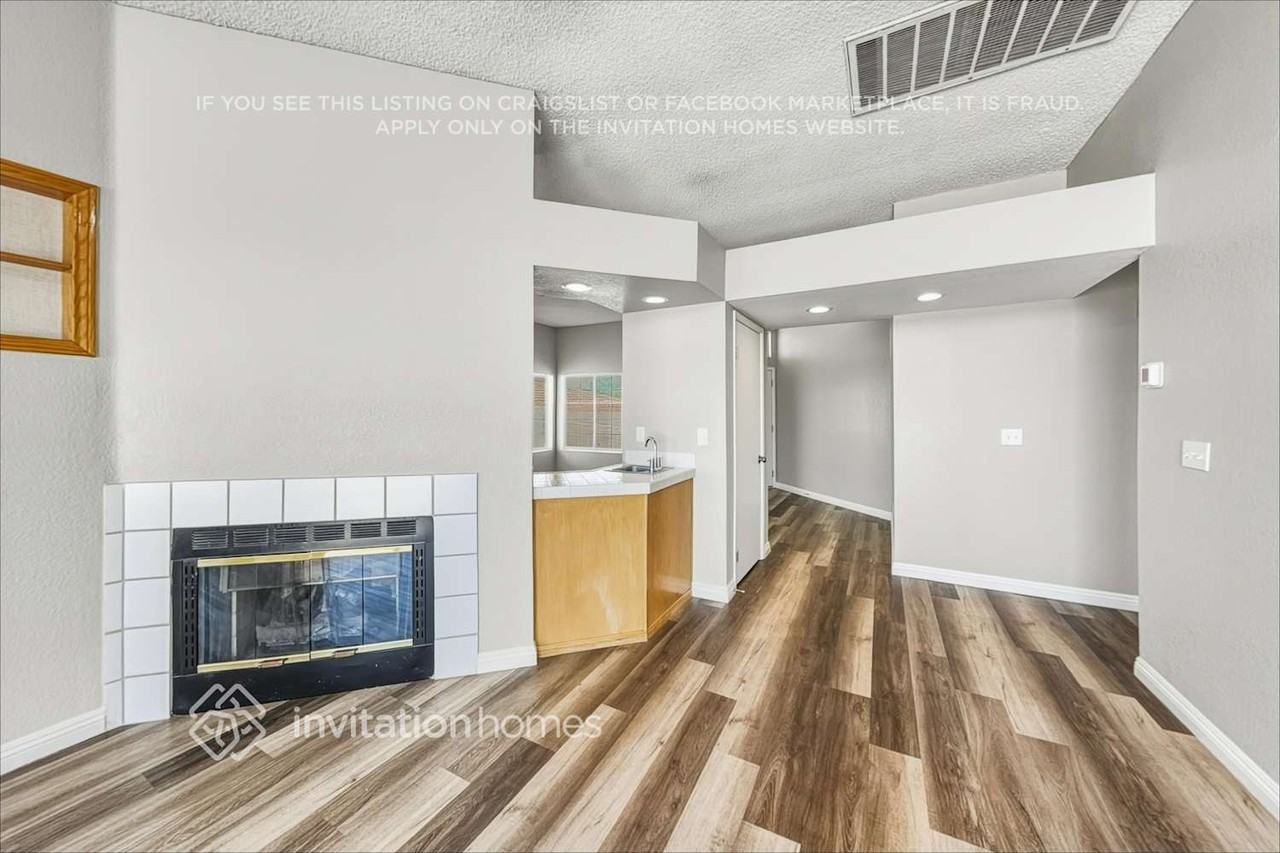 436 Tiger Lily Way - Photo 4 of 19