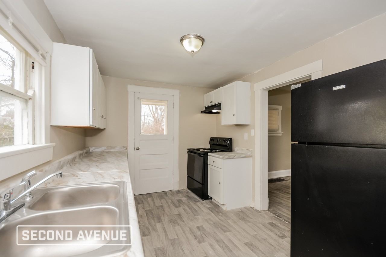 4692 Winton Rd - Photo 5 of 21