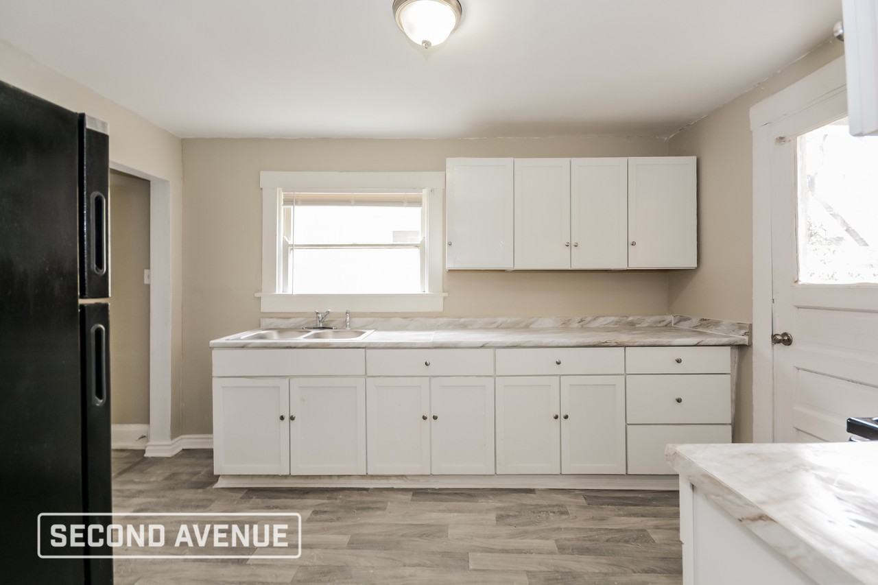 4692 Winton Rd - Photo 6 of 21