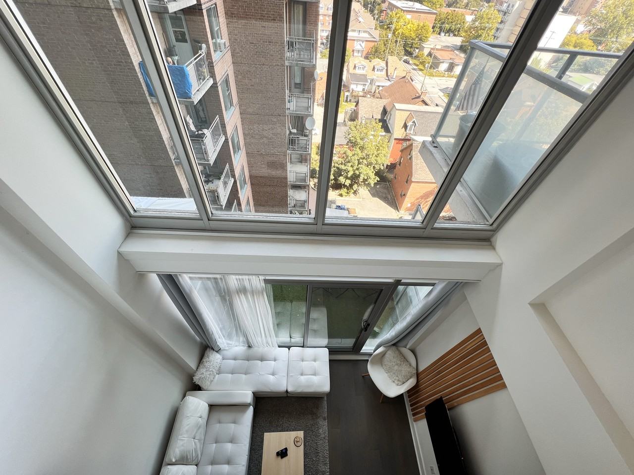 255 Bay St - Photo 7 of 26