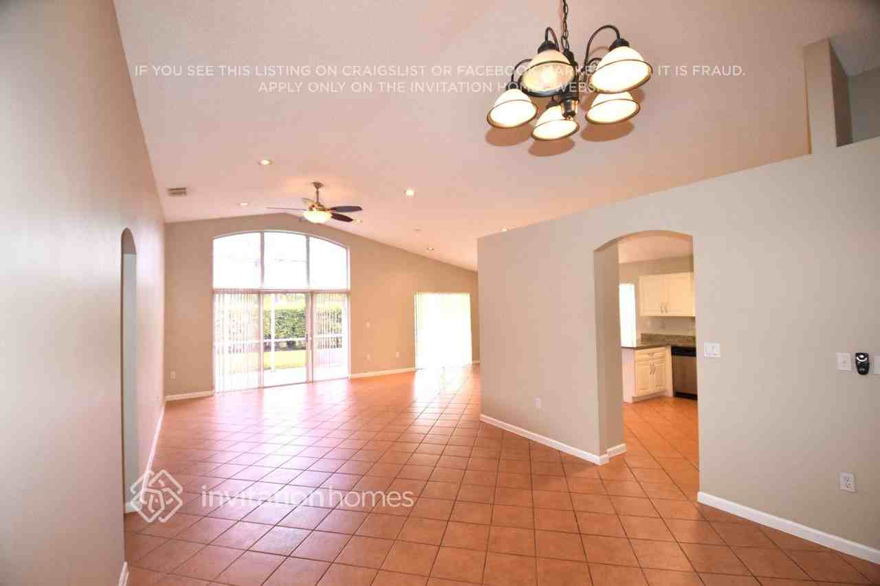 16565 Nw 6th St - Photo 3 of 21